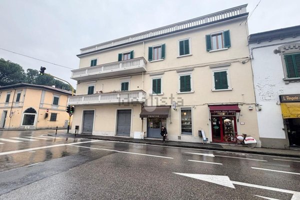 locale di sgombero in vendita a Prato