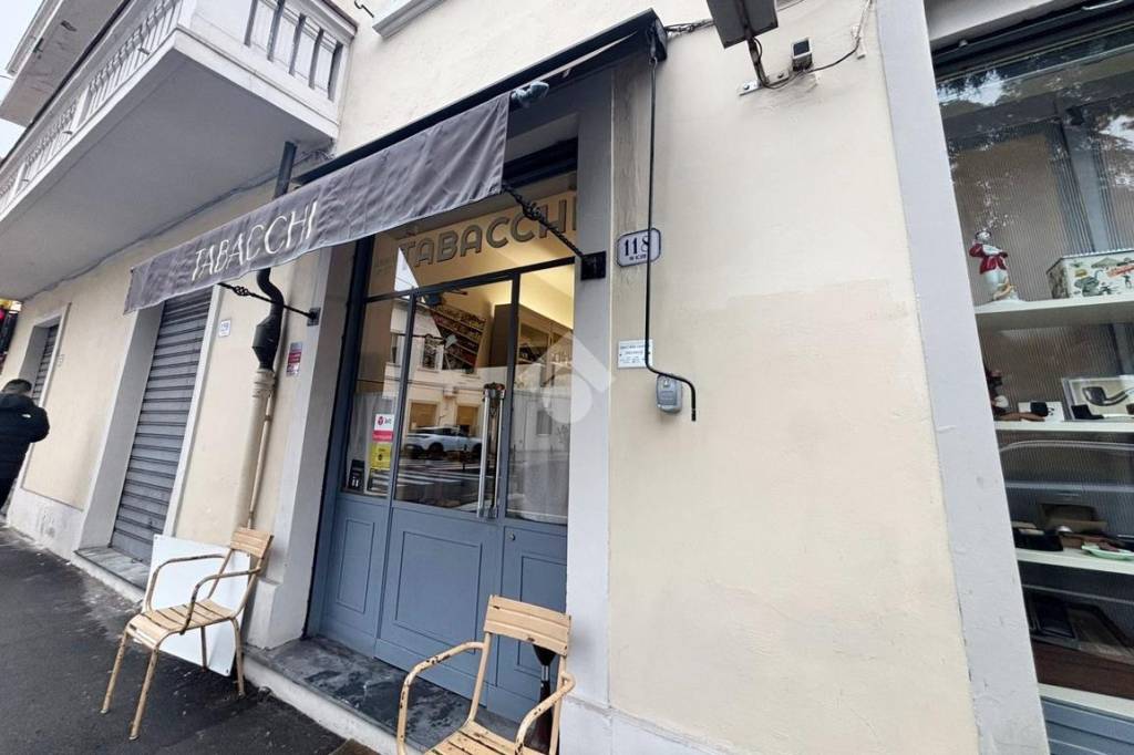 negozio in vendita a Prato