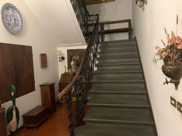 casa indipendente in vendita a Prato