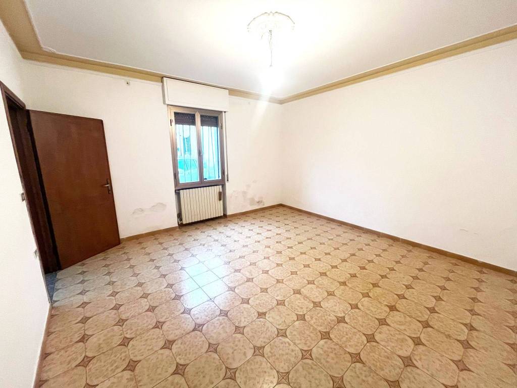 casa indipendente in vendita a Prato in zona Castelnuovo