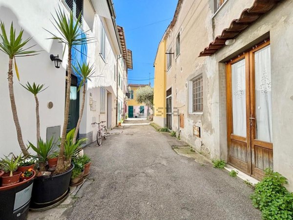 appartamento in vendita a Prato in zona Casale