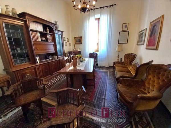casa indipendente in vendita a Prato