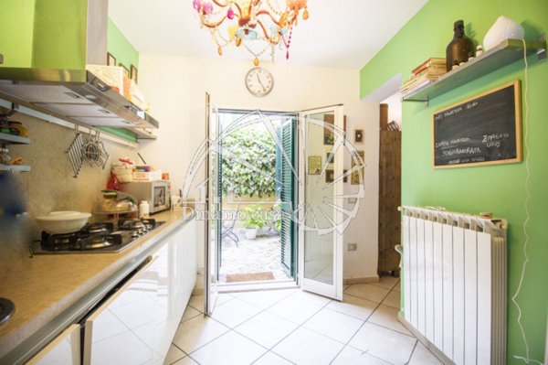 casa indipendente in vendita a Prato