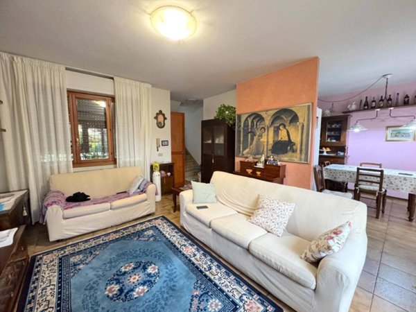 casa indipendente in vendita a Prato in zona La Querce
