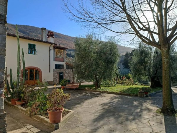 appartamento in vendita a Prato in zona Canneto