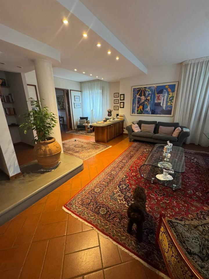 casa indipendente in vendita a Prato in zona Iolo
