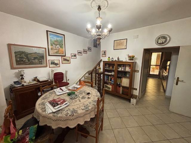 casa indipendente in vendita a Prato in zona Ponzano
