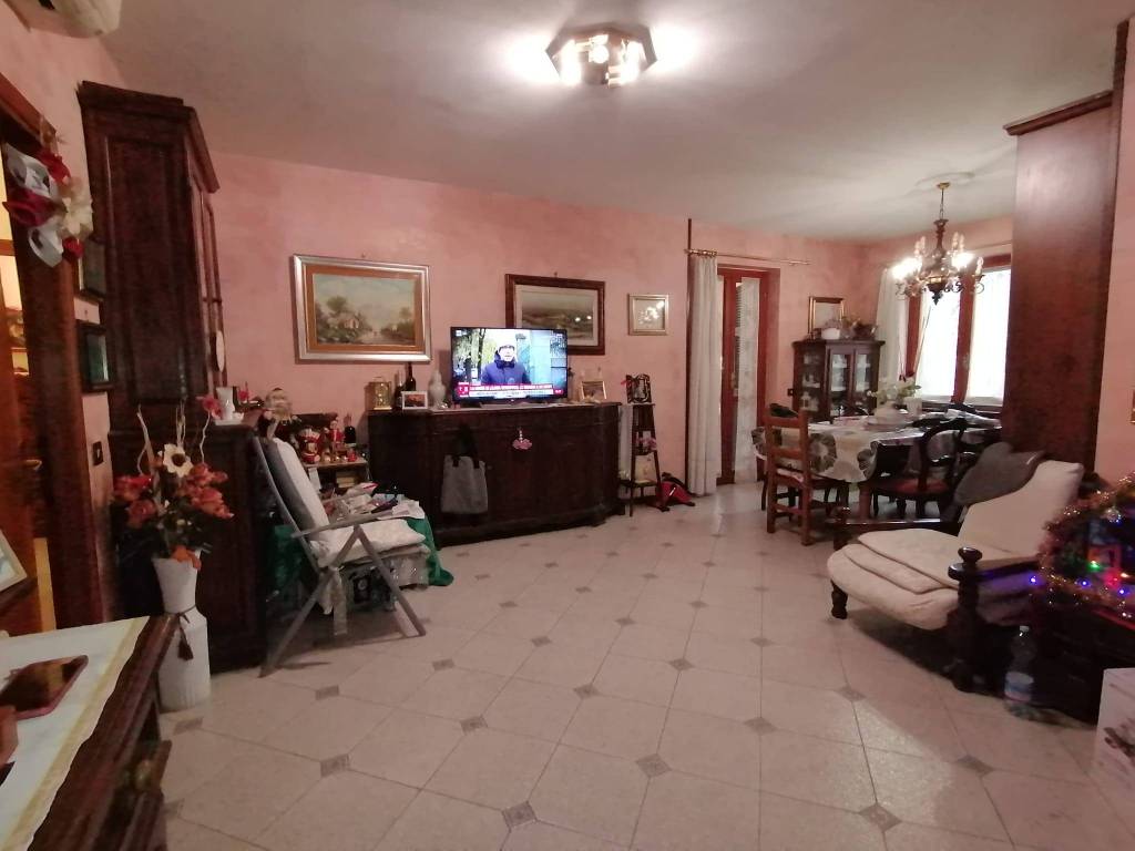 appartamento in vendita a Prato in zona La Macine
