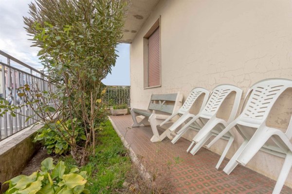 casa indipendente in vendita a Prato in zona Sant'Ippolito