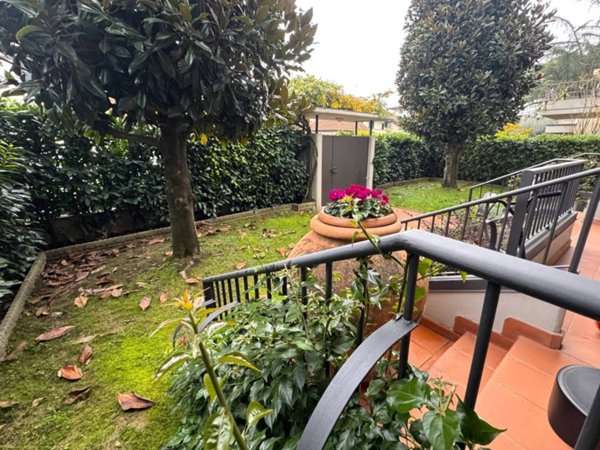 casa indipendente in vendita a Prato in zona Carteano