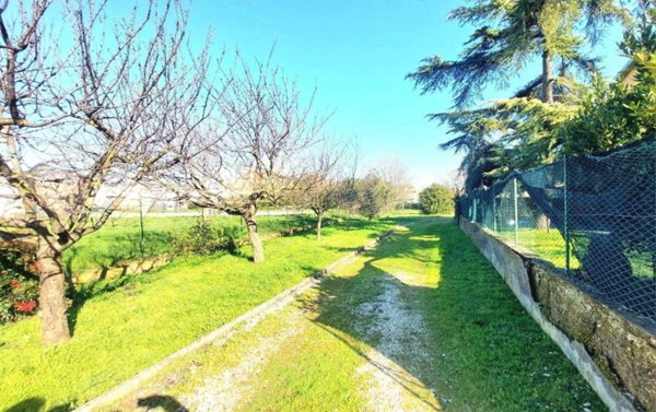 casa indipendente in vendita a Prato in zona Tavola