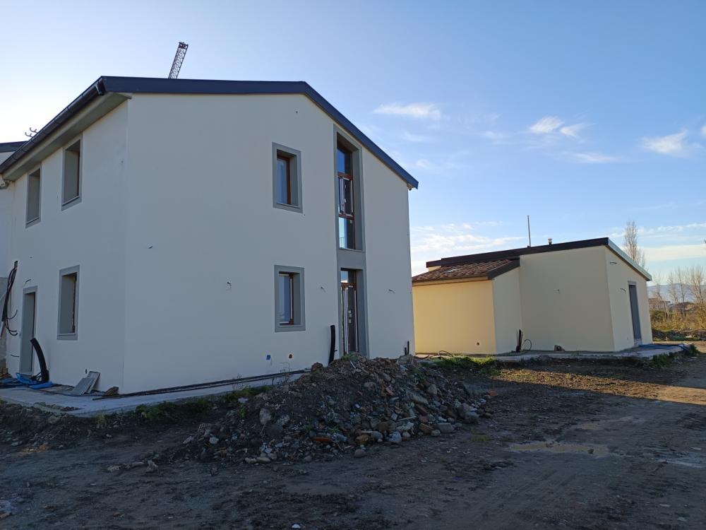 casa indipendente in vendita a Prato
