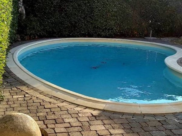 casa indipendente in vendita a Prato in zona Castelnuovo