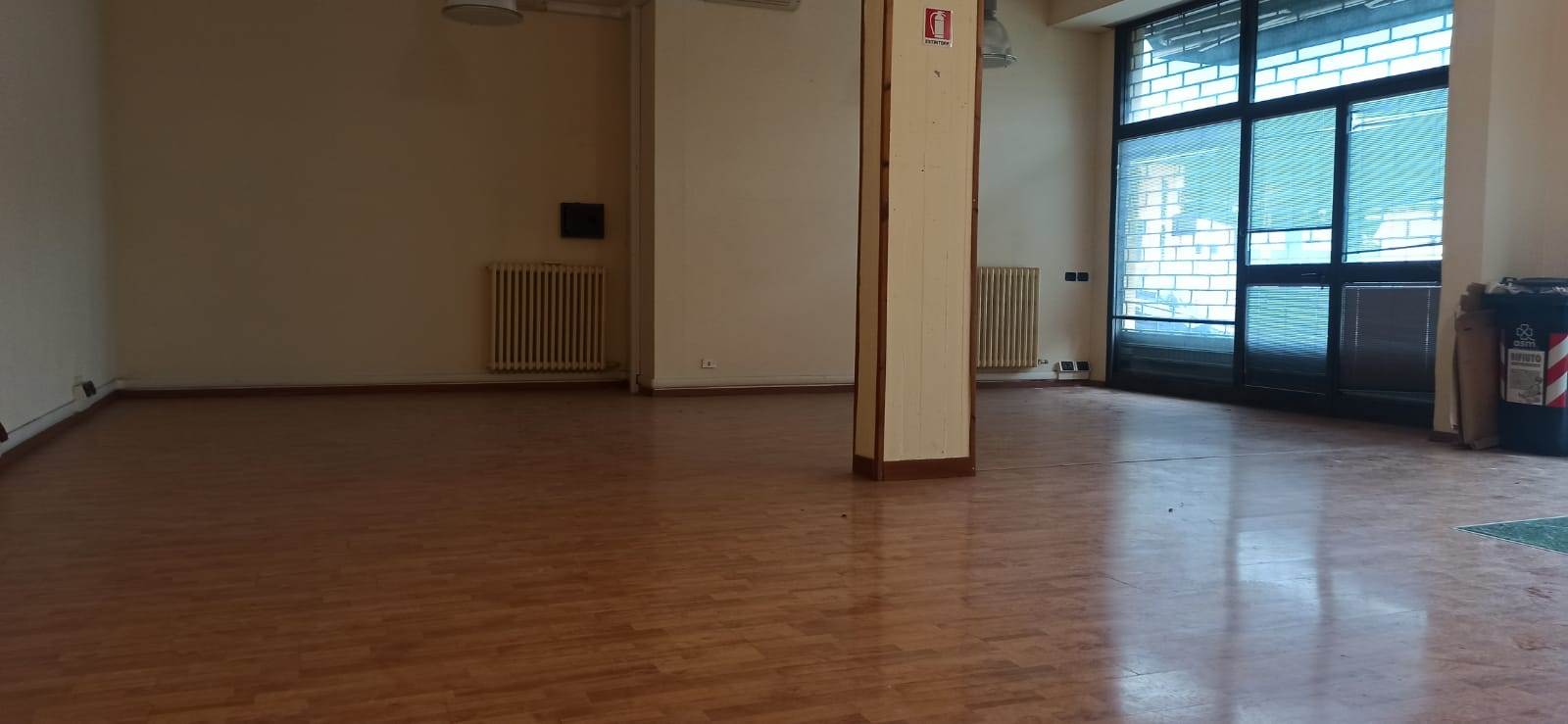 ufficio in vendita a Prato in zona Santa Lucia