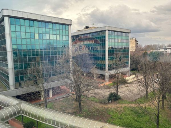 ufficio in vendita a Prato in zona Ponzano