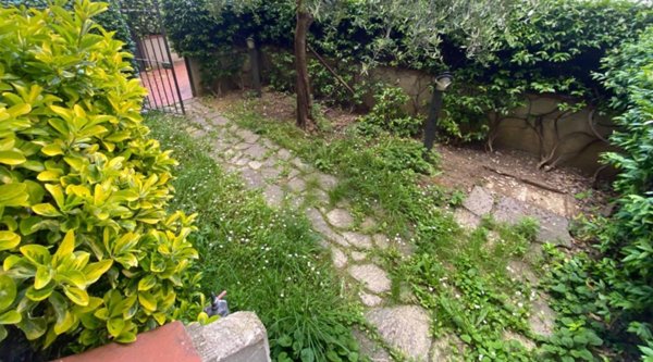 appartamento in vendita a Prato in zona Galciana