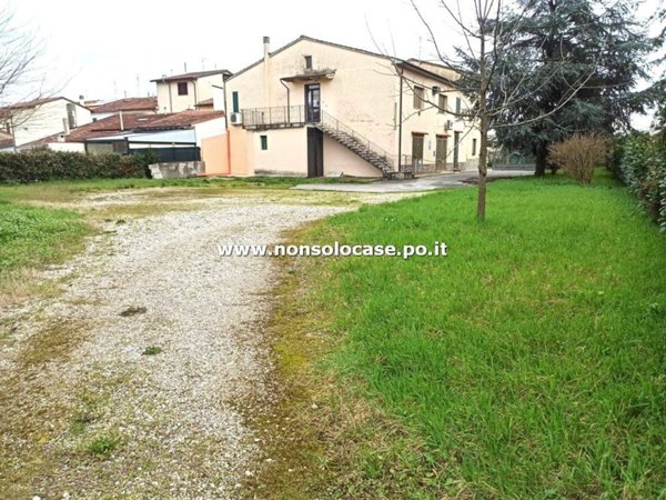 casa indipendente in vendita a Prato in zona Tavola