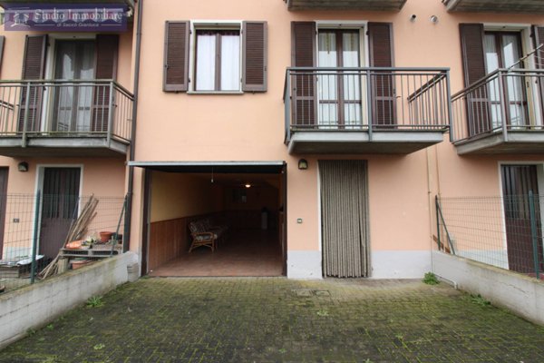 casa indipendente in vendita a Prato