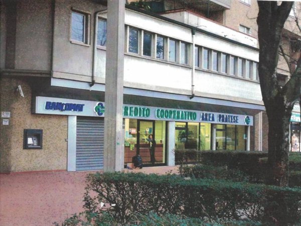negozio in vendita a Prato in zona Le Badie