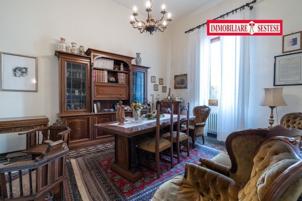 casa indipendente in vendita a Prato