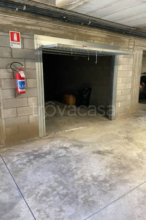 casa indipendente in vendita a Prato