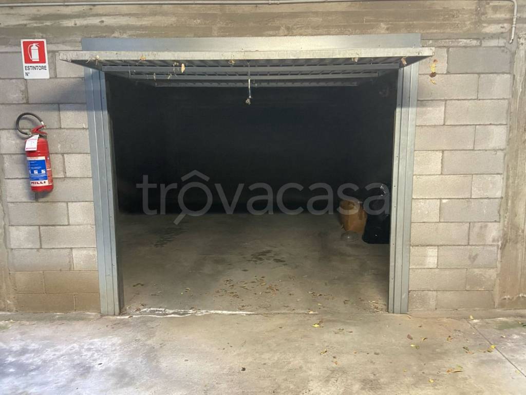 casa indipendente in vendita a Prato