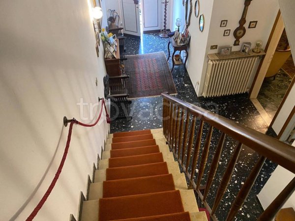 casa indipendente in vendita a Prato