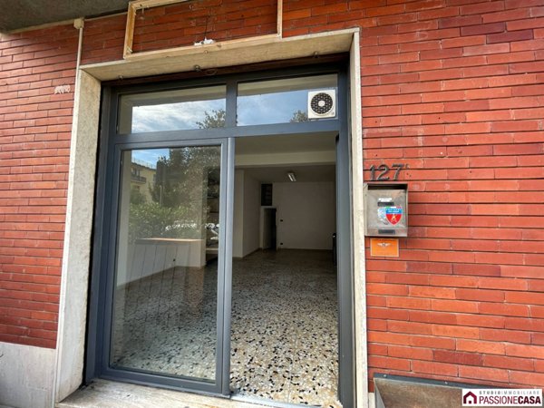 negozio in vendita a Prato