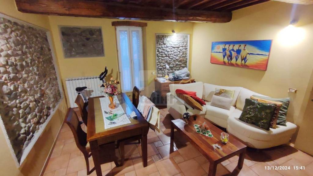 casa indipendente in vendita a Prato