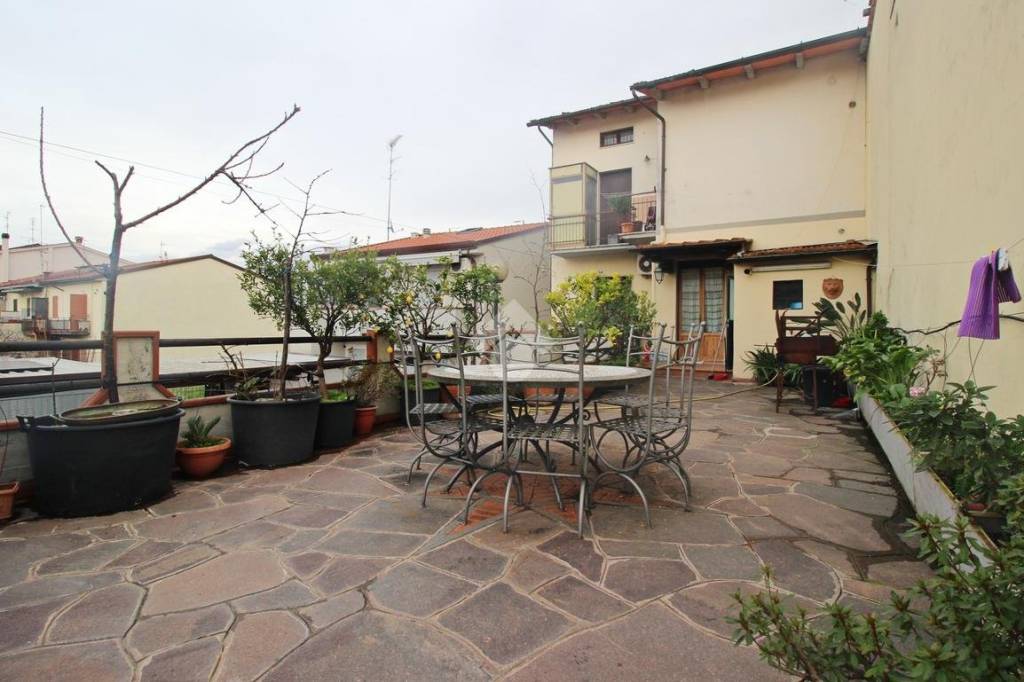 appartamento in vendita a Prato in zona Maliseti