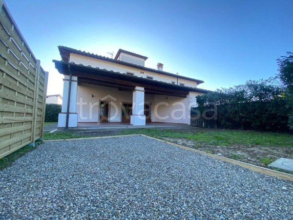 appartamento in vendita a Prato in zona Paperino