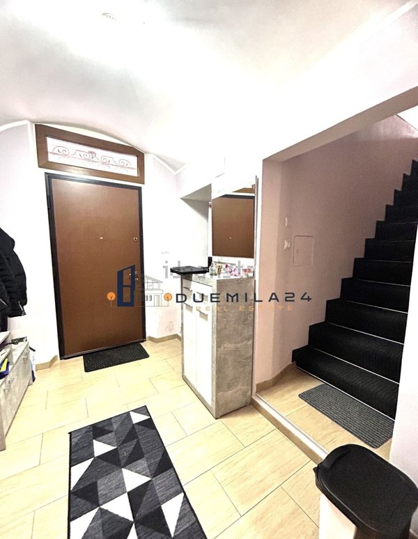 casa indipendente in vendita a Prato