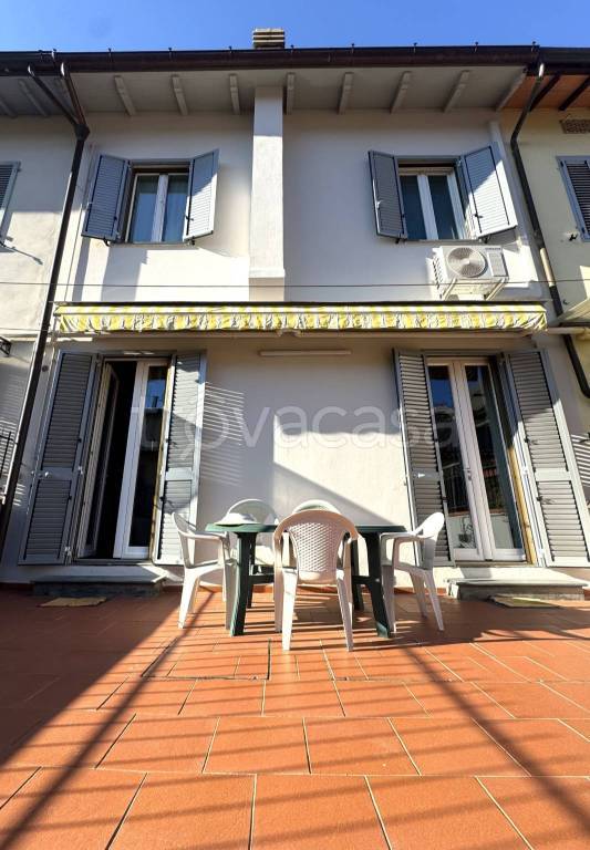 casa indipendente in vendita a Prato