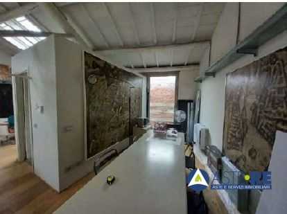 casa indipendente in vendita a Prato