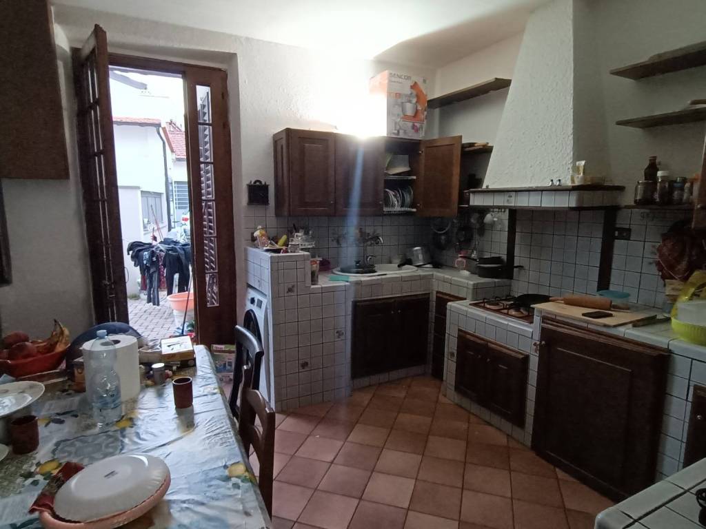 casa indipendente in vendita a Prato