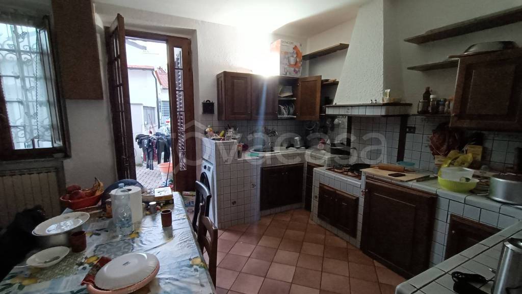 casa indipendente in vendita a Prato