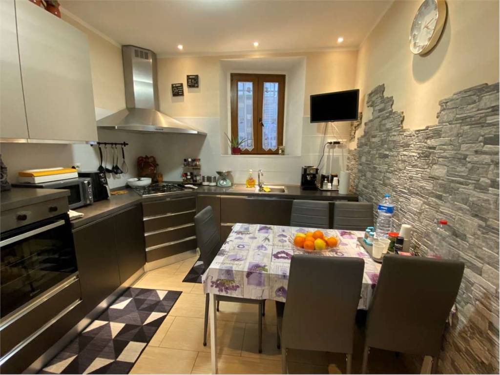 casa indipendente in vendita a Prato