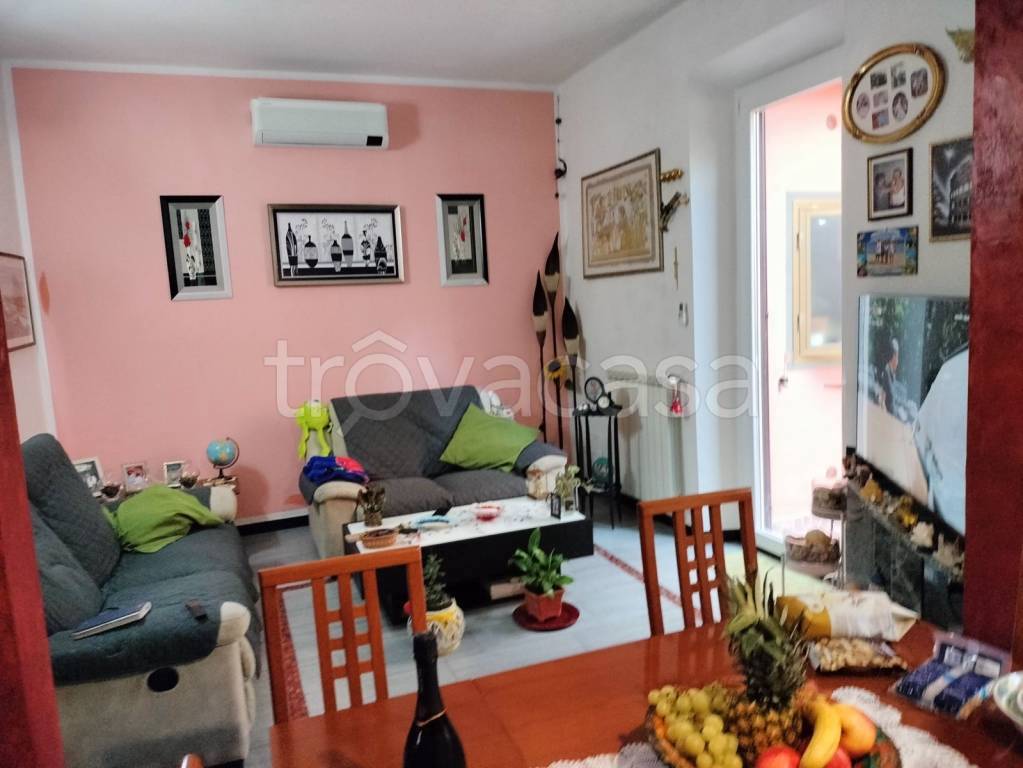 casa indipendente in vendita a Prato