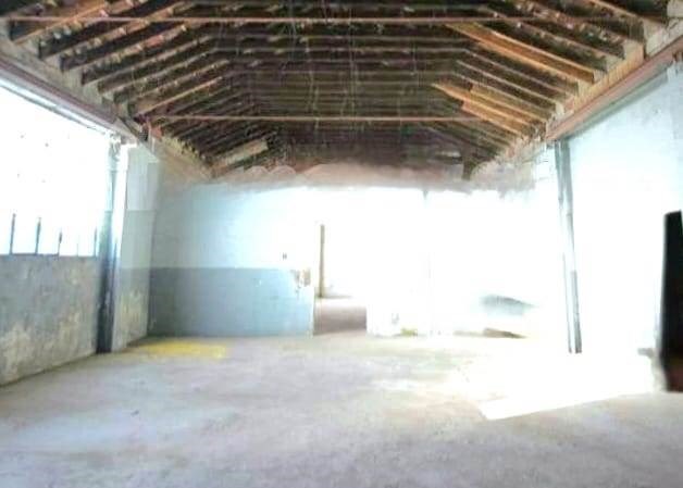 negozio in vendita a Prato in zona Galciana