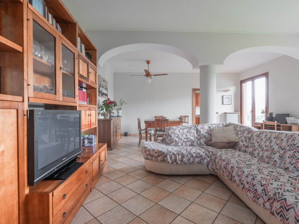 casa indipendente in vendita a Prato