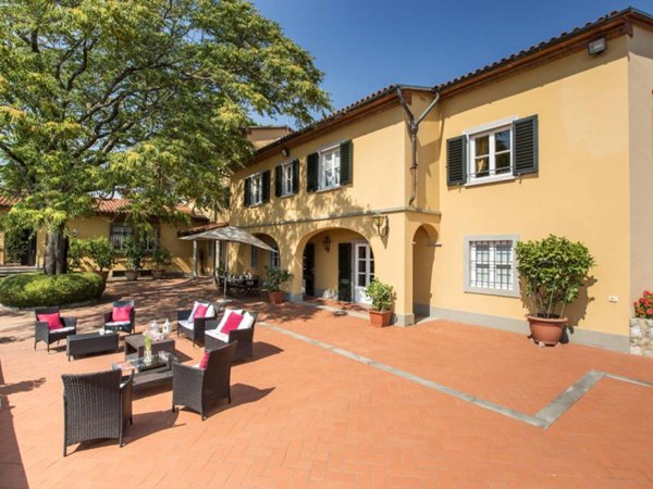 casa indipendente in vendita a Prato in zona Carteano