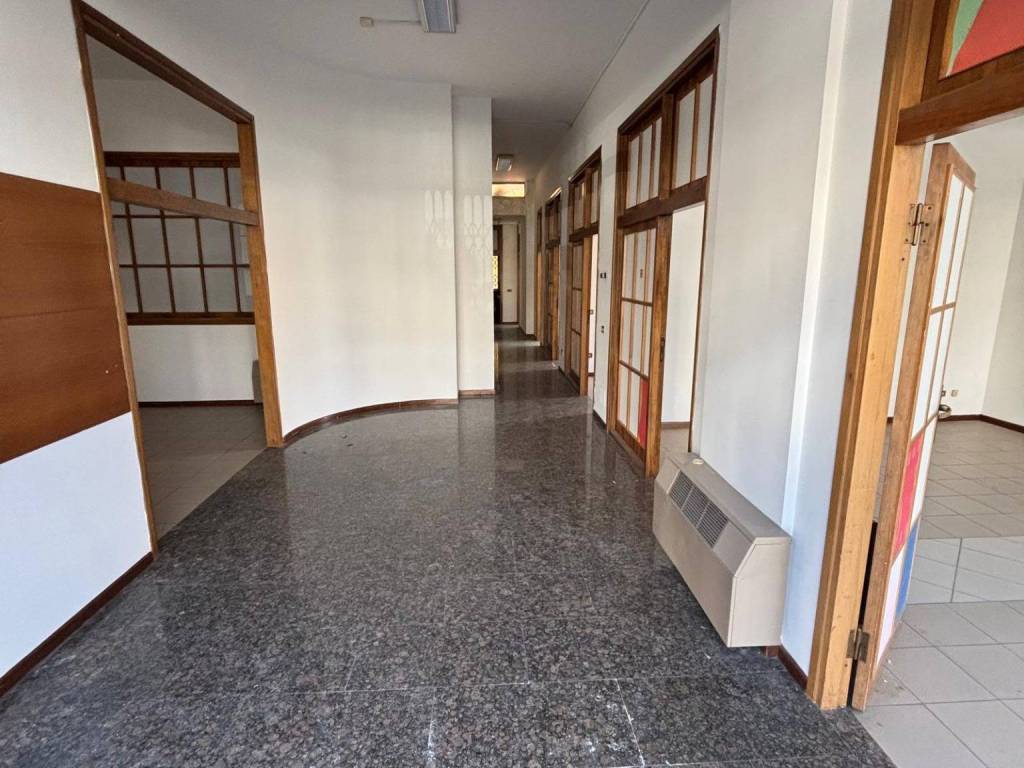 ufficio in vendita a Prato in zona Cafaggio