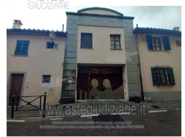 casa indipendente in vendita a Prato