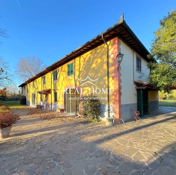 casa indipendente in vendita a Prato in zona Casale
