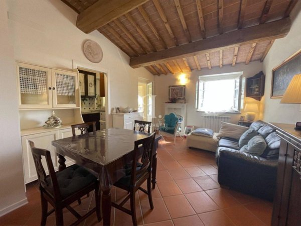 appartamento in vendita a Prato in zona Castelnuovo