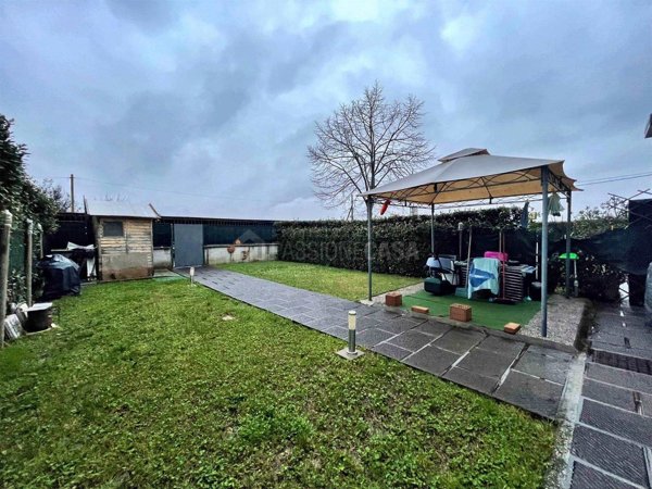 appartamento in vendita a Prato in zona Castelnuovo