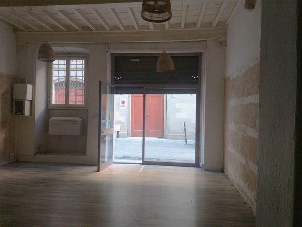 negozio in vendita a Prato