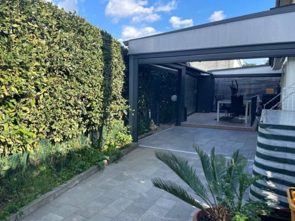 casa indipendente in vendita a Prato in zona Cafaggio