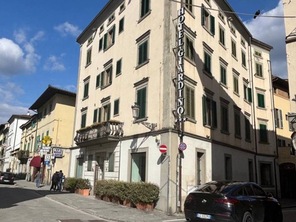 intera palazzina in vendita a Prato