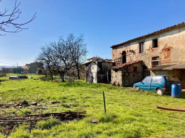 casa indipendente in vendita a Prato in zona Casale